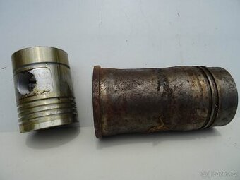 Díly na traktor Zetor .