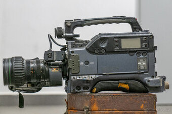 Kamera Sony s objektivem Canon