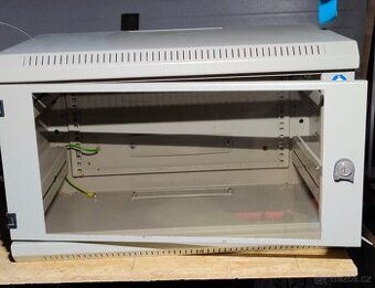 Skříň rozvaděče (kov)