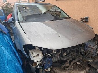 Vw Touran 1,9 tdi,rok 2004,havarovaný