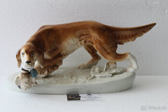 Royal Dux – lovecký pes s kačenou