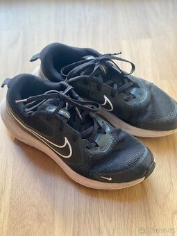 Tenisky Nike Cosmic runner vel. 37,5