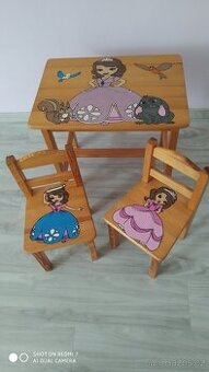 Dětský stůl a židle