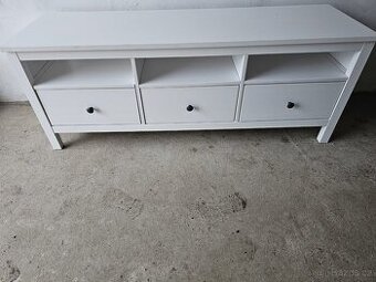 IKEA HEMNES tv stolek - bílé mořidlo - 1