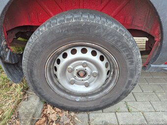 Kola Transit R16, Pneu Michelin 235/65