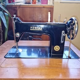 Nabízím funkční historický šicí stroj ZETINA