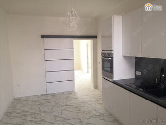 Pronájem moderního 2+1 s balkonem v centru města