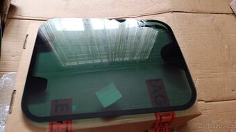 Pravé zadné štvorcové sklo Ford Transit Custom