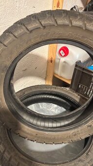 Prodám zimní pneu přední + zadní