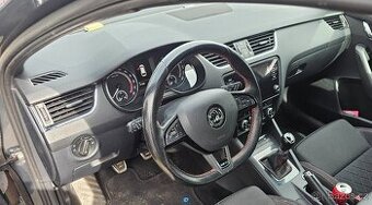 Prodám palubní desku s airbagovou sadou – Škoda Octavia III
