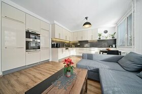 Prodej zrekonstruovaného bytu 3+kk se sklepem, 69 m2, Praha 