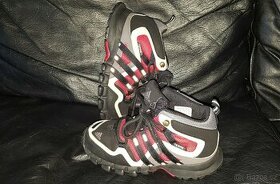 Adidas trekové boty, pohorka, pc: 1290 Kč, vel. 30.