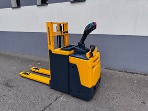 Vysokozdvižný vozík Jungheinrich přízdvih AKU