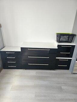 Černo bílí nábytek - 1
