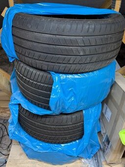 Pneumatiky letni dvojrozměr z BMW X5