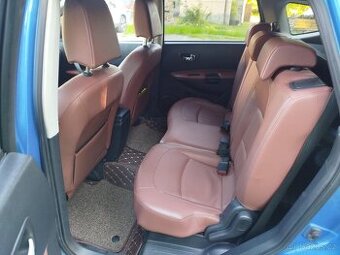 Nissan Qashqai 4x4 sedm míst - 1