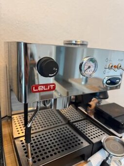 Kávovary a espresso stroje