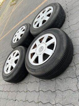 Originální ALU VW 5x112 R15 - pneu 6-7mm