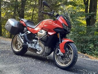 Moto Guzzi V100 Mandello v plné výbavě