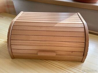 Dřevěný chlebník Ikea