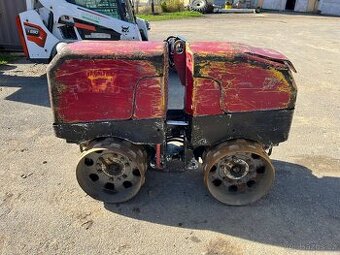 Vibrační ježkový válec RT 82