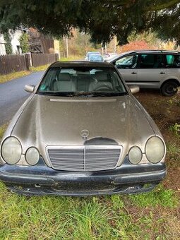 Mercedes Benz E200 W210