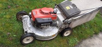 Benzínová sekačka s pojezdem