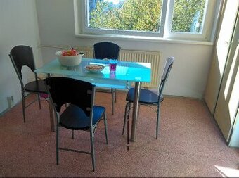 Jídelní stůl 150 x 90 cm s odkládací policí