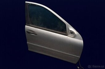 Plno bočních dveří na Mercedes w203 Sedan / Combi