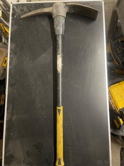 Krumpáč Caterpillar typ J25-300 - 1