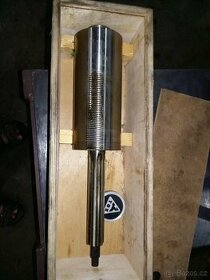 prodám nové vřeteno na frézku tuším že fn 20