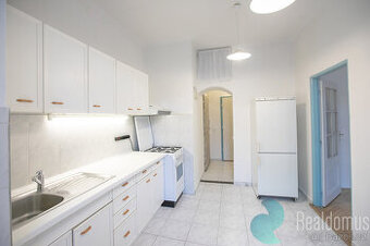 Pronájem, byt, 1+1,43 m2, Stroupežnického, Praha 5