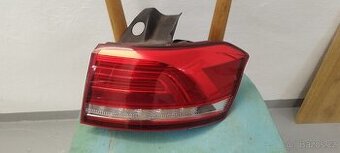 VW Passat B8 kombi zadní světlo