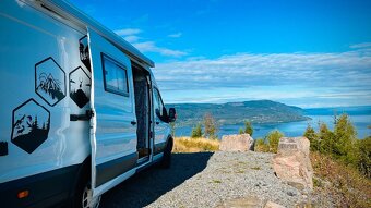 Obytná dodávka s nízkým nájezdem - campervan