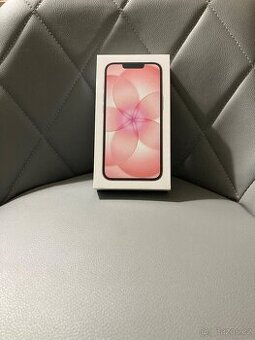 Apple iPhone 17e 256Gb Soft Pink, Černý. Novy