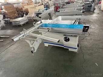 Formátovací pila s předřezem