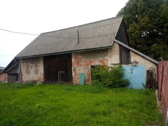 Nemovitost jako stavební pozemek 301m2 a zahrada 609 m2