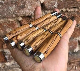 Na prodej: Pera Novák – zavedená výroba luxusních ručně vyrá