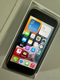 iPhone SE černý 2020 , TOP STAV. Kondice baterie 92%