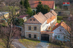 Prodej rodinného domu, 300 m², Páleč - 1