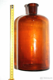 Lahev lékárnická, litý nápis na dně, sklo, skleněná flaška - 1