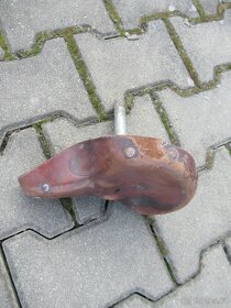 Historické sedlo na kolo a doplňky retro