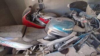 Zxr750 a zx9r