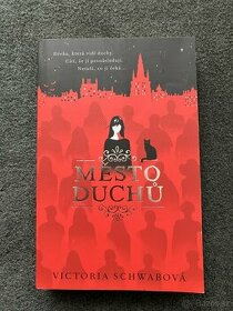 Město duchů Victoria Schwabová