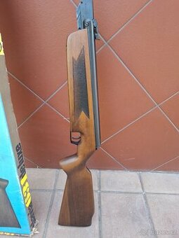 Vzduchovka Slávia 631 model 77 lux - REZERVACE