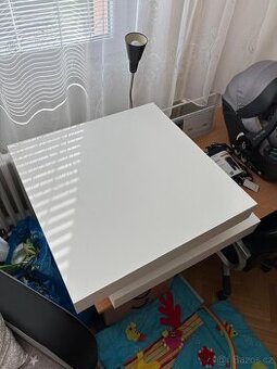 Konferenční stolek