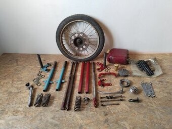 Jawa 550 pařez a 555 pionýr díly