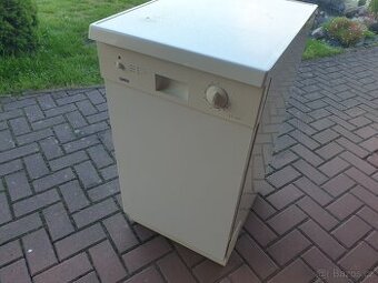 Myčka nádobí zanussi