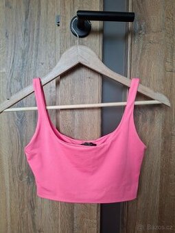 Krátké růžový top Bershka - 1