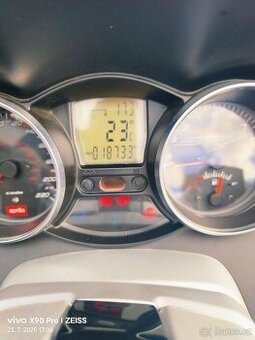 Aprilia SR 850